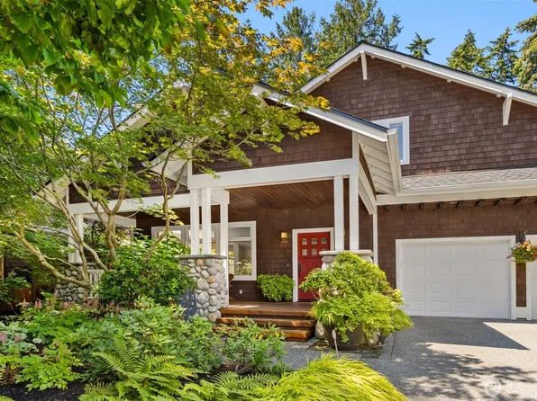 687 Tiffany Meadows Drive NE, Bainbridge Island, WA 98110