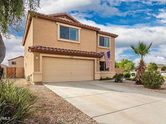 3rd image of 4066 E Hematite Ln