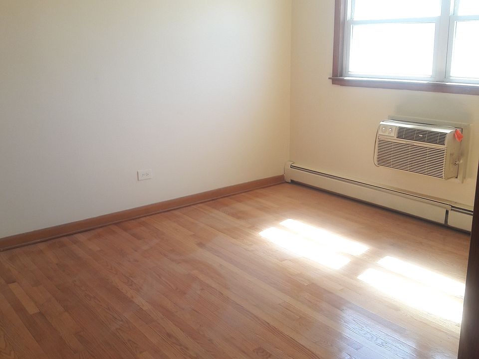 2nd image of 4325 W 95th St APT 24