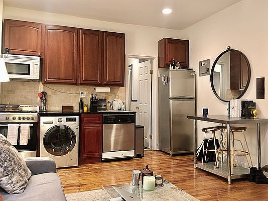 2nd image of 139 E 13th St #5W