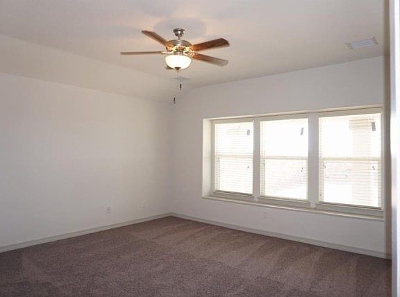 4th image of 14824 Hunters Grove Ave