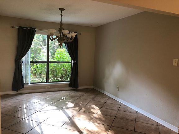3rd image of 1913 Winwood Dr