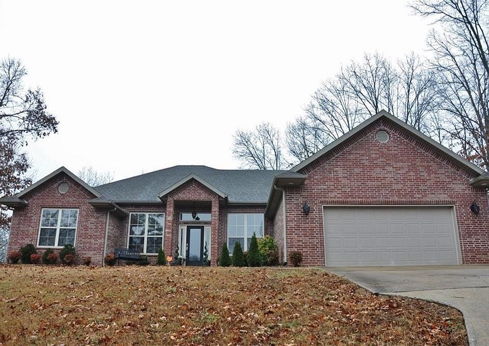 1st image of 19 Cresswell Dr