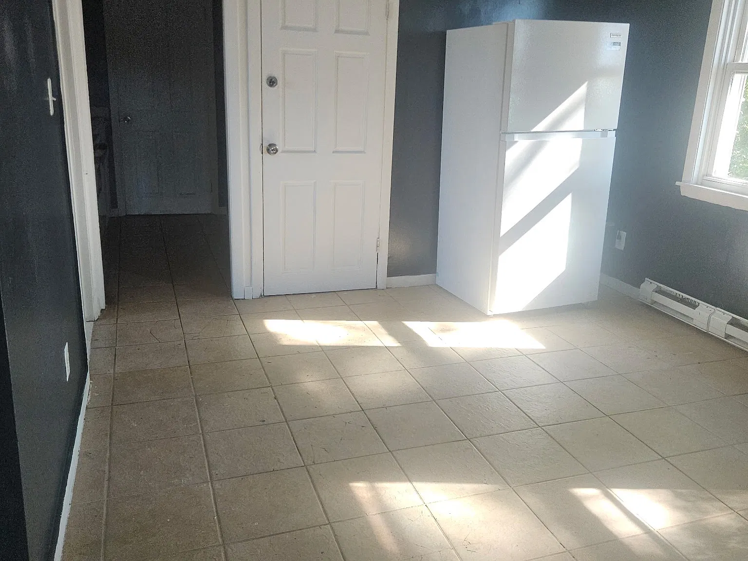 2 bed, 1800 sqft, $1,700 — Photo 3
