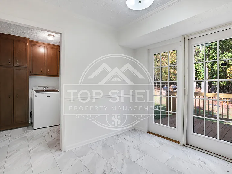 4684 Ben Hill Dr — Photo 17
