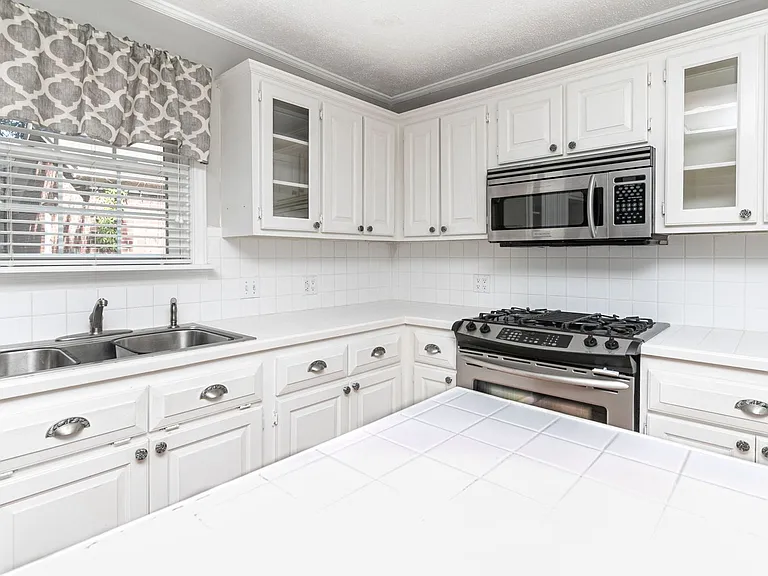 941 Evergreen Ave — Photo 14