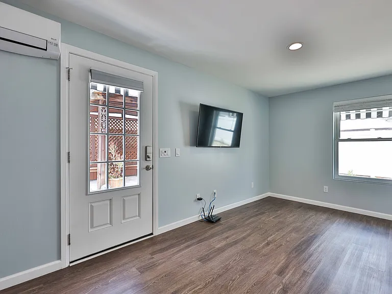 5036 Raymond Pl — Photo 19
