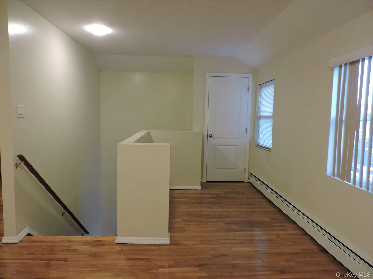 3 bed, 2.0 bath, 1300 sqft, $3,700 — Photo 2