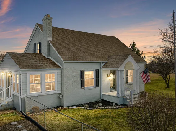 12097 Winchester Ave, Bunker Hill, WV 25413