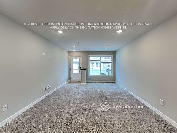 3rd image of 10904 Everest Pl N