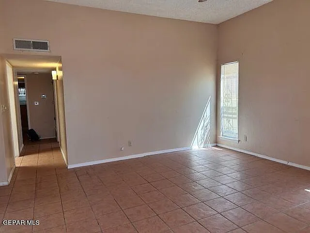 730 N Resler Dr #A — Photo 8