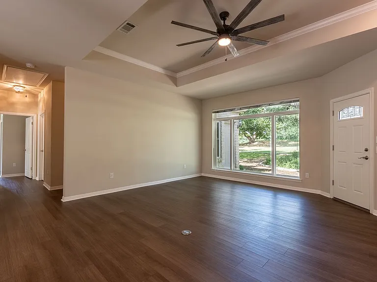 1411 Lakeway Dr — Photo 18