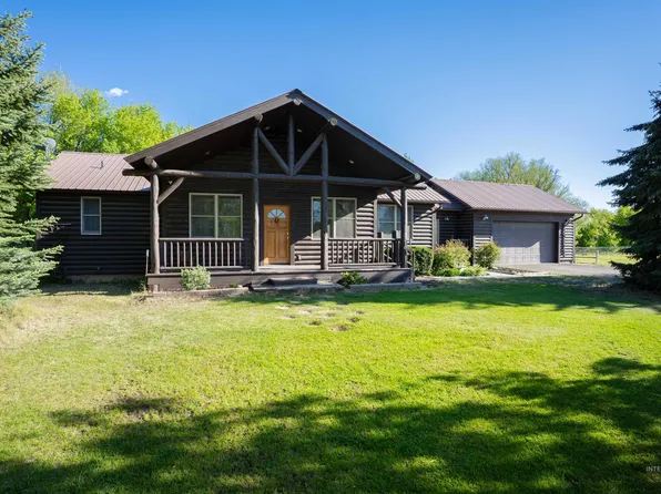 201 N Grape St, Shoshone, ID 83352