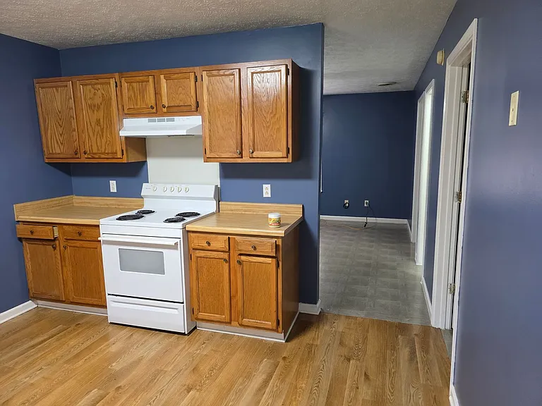 103 Stanford Cir #9 — Photo 10