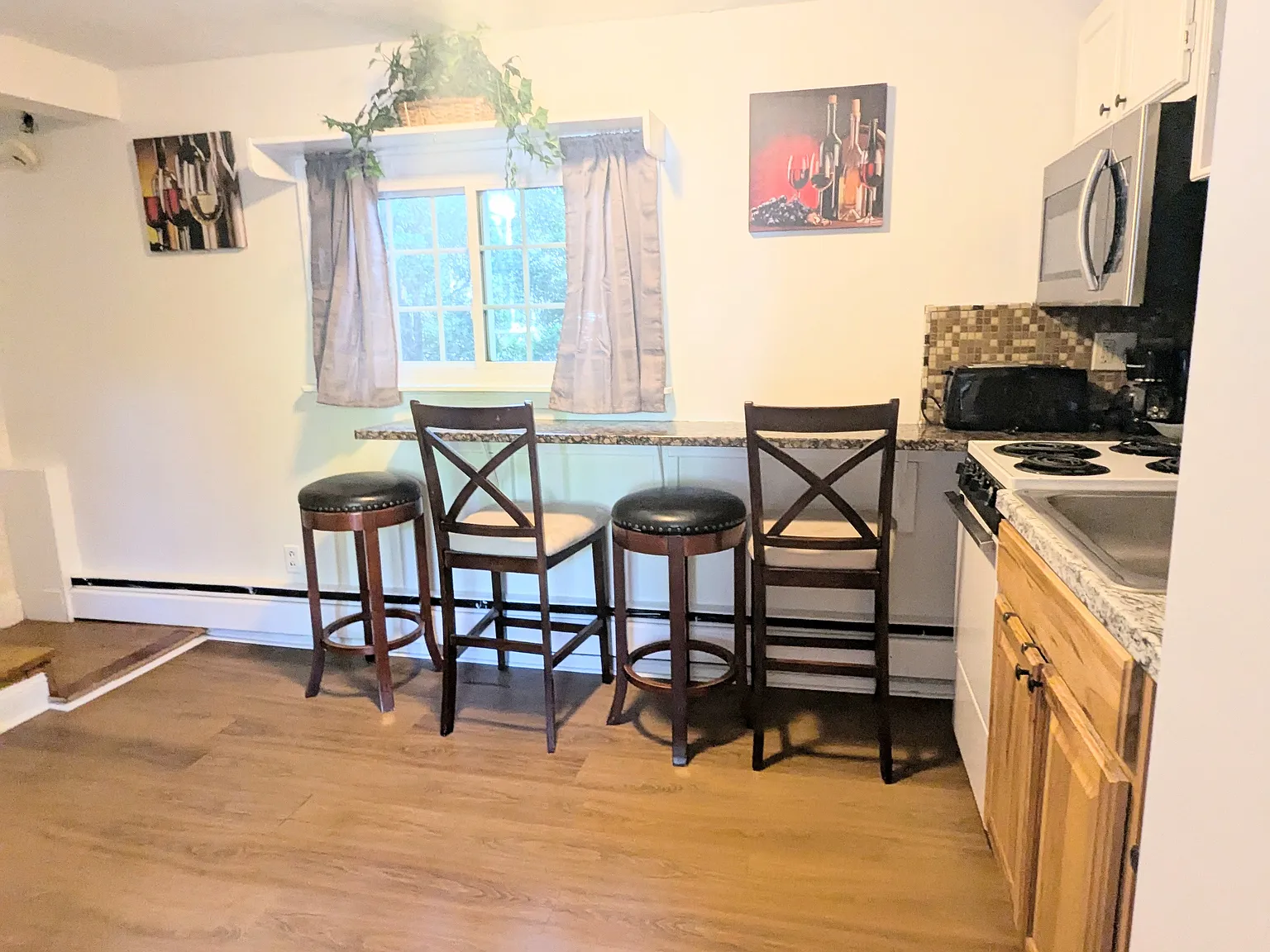 2 bed, 1.5 bath, 670 sqft, $2,100 — Photo 2