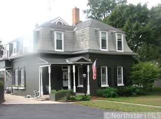 1018 10th St E, Glencoe, MN 55336
