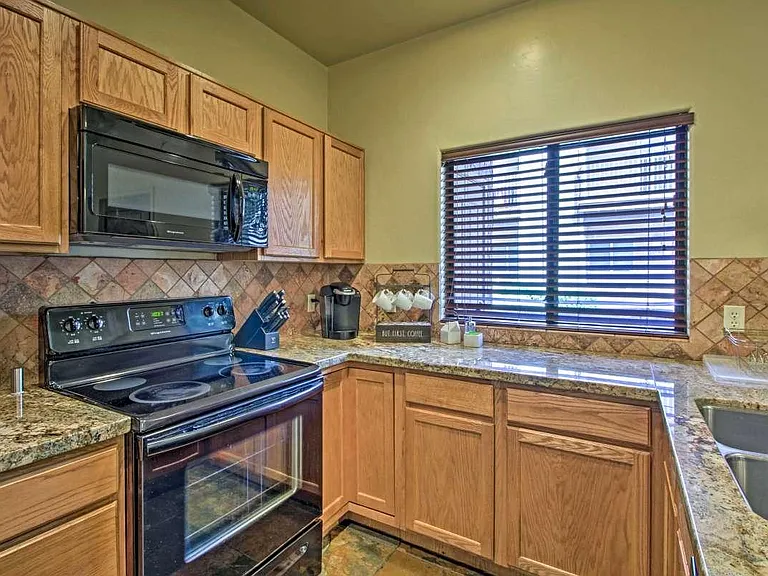 4128 N Thurston Ln #101 — Photo 8