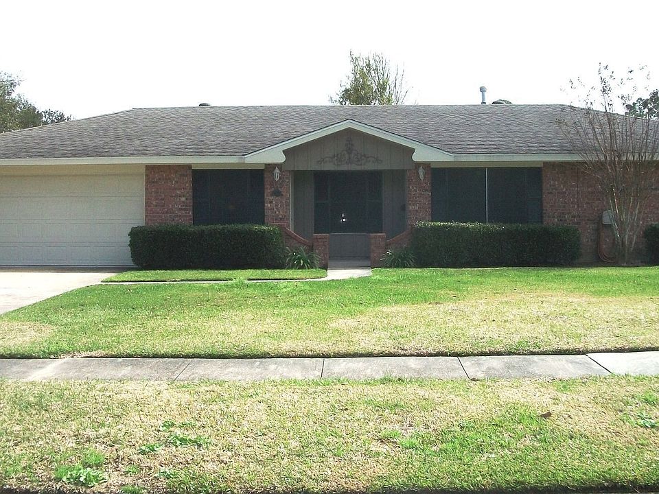 1st image of 215 Bonvue St