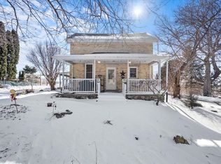 W1649 Rockvale Rd, Ixonia, WI 53036