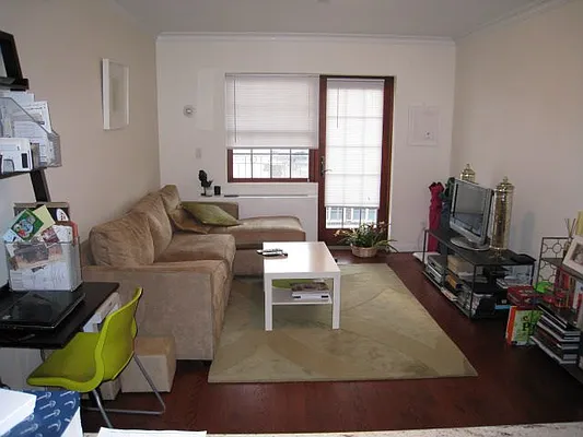 Rented by Alexiou Realty | media 18