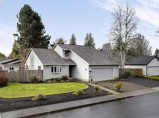 290 NE Donelson St, Hillsboro, OR