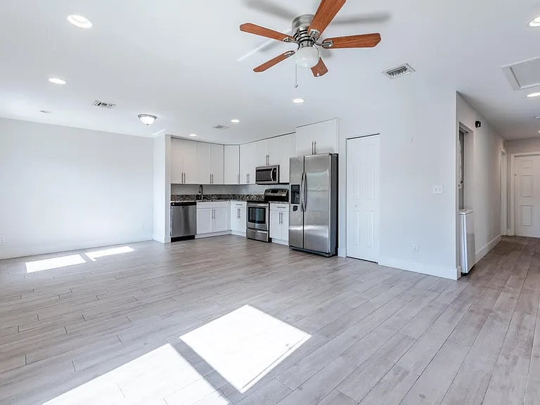 4743 Myla Ln — Photo 9