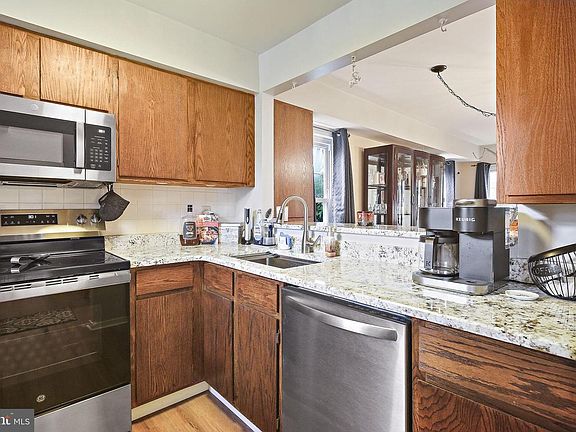 5th image of 301 Kearney Dr