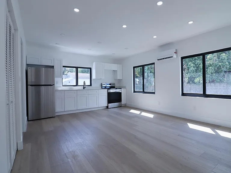 3040 NW 13th Ave #2 — Photo 3