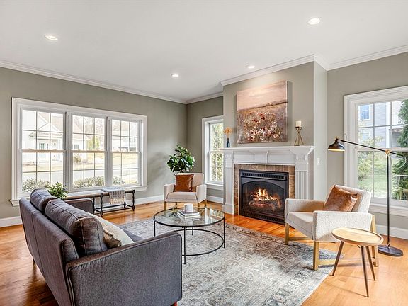 3rd image of 15 Cedar Ridge Dr #1