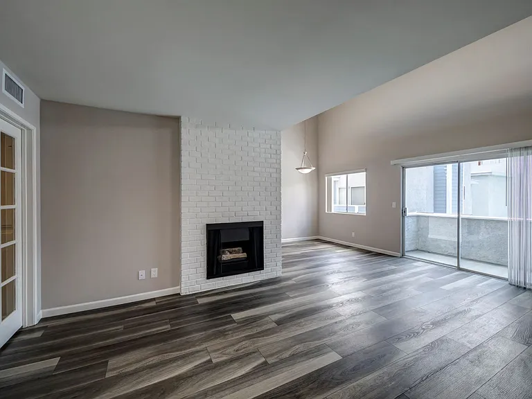 One Bedroom Living Room with Fireplace