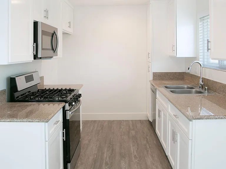 3016 Jeffrey Dr #B — Photo 3