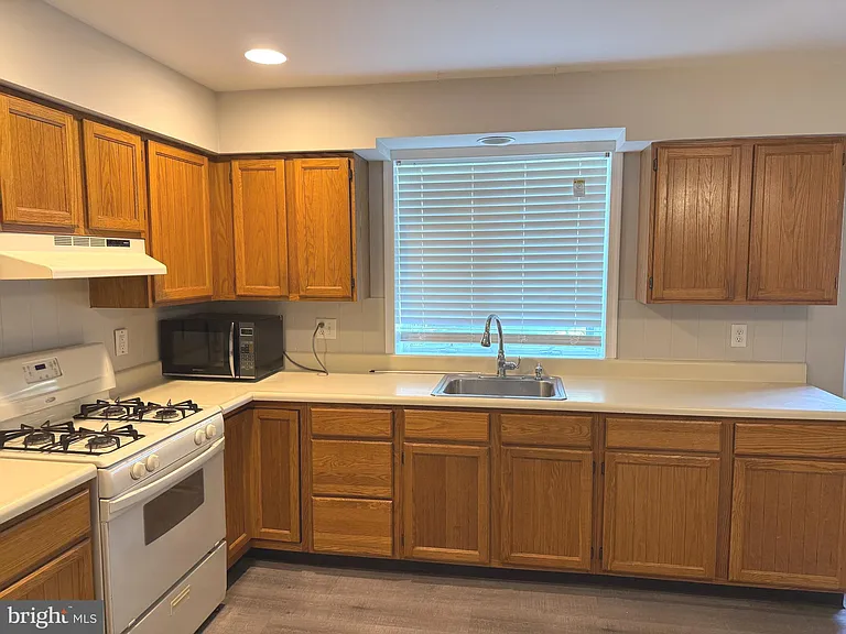 121 National Ave #IST FL — Photo 5