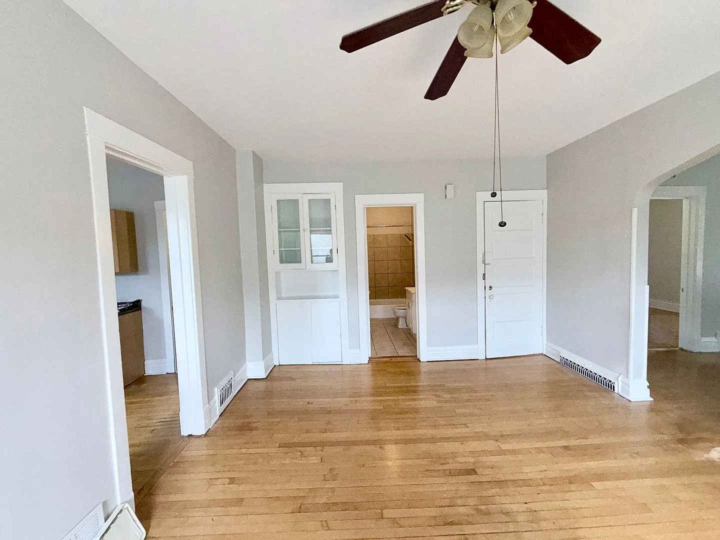 521 Beloit Avenue — Photo 3