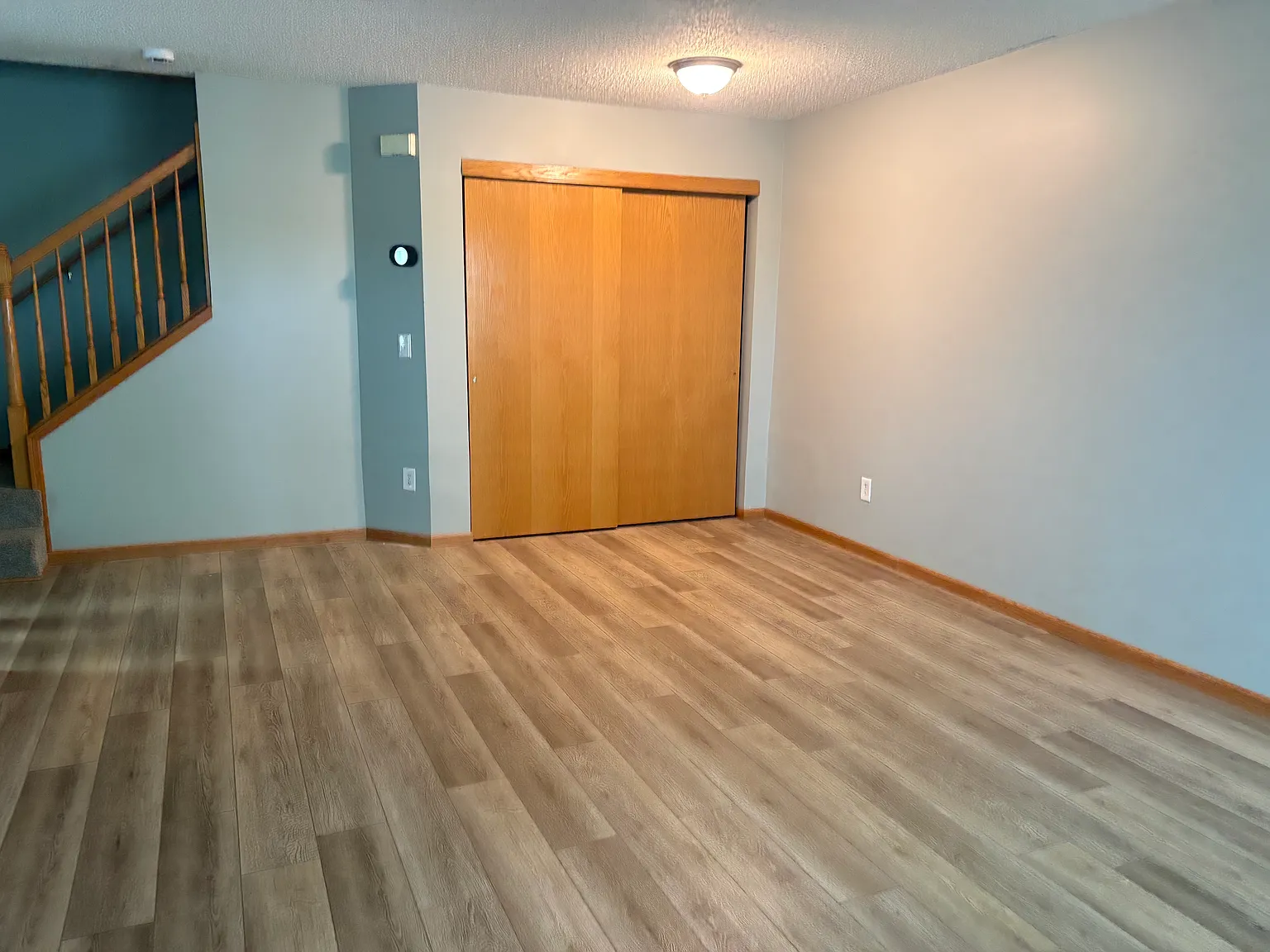 Updated 2-Bedroom Ramsey Townhome Available Now! — Photo 3