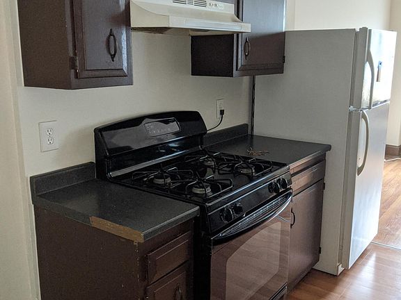 5th image of 115 S 42nd St APT 3