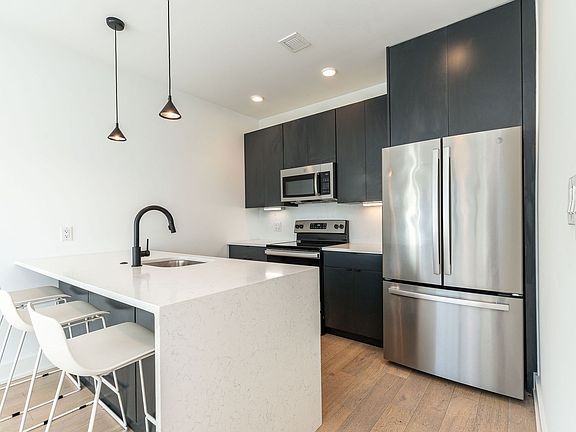 3rd image of 965 Frankford Ave Unit 204