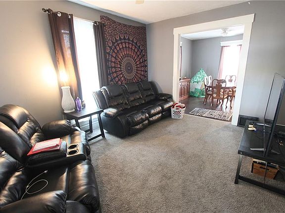 3rd image of 1108 Lake Ave