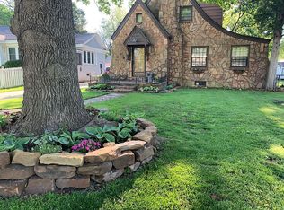 1886 N Douglas Ave, Springfield, MO 65803