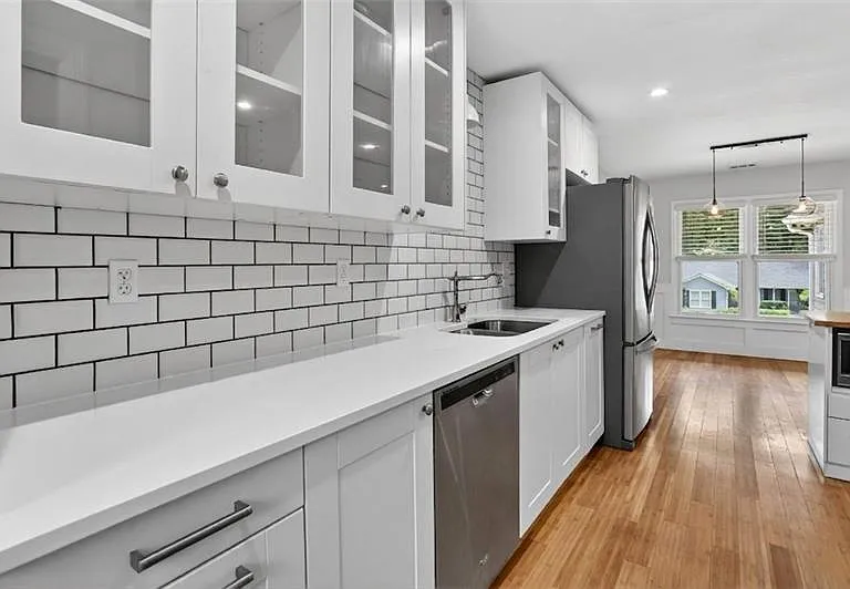 1929 Cooper Landing Dr SE — Photo 2