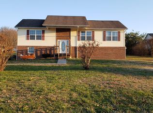 1590 Jasmine Trl, Sevierville, TN 37862