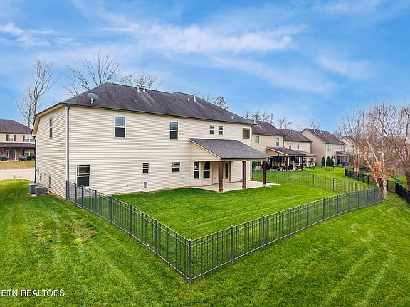 5th image of 1104 Front Royal Ln