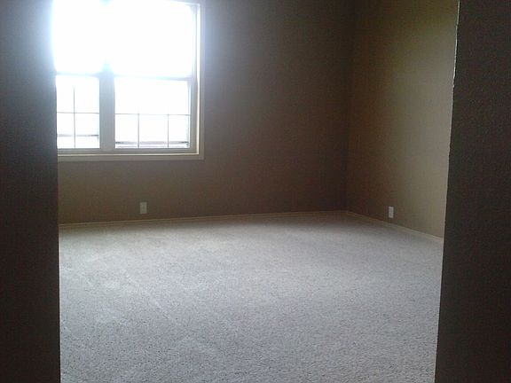 4th image of 301 Harvard Dr