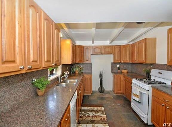 5th image of 14351 Livingston St