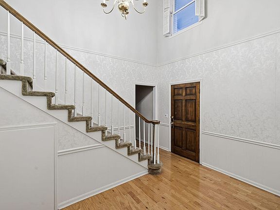 5th image of 1511 Chaucer Dr