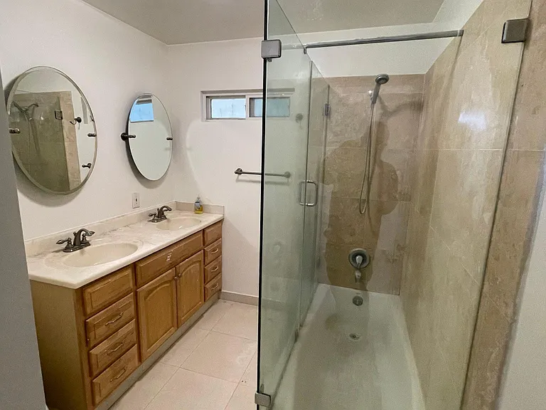 1445 Edgecliff Ln #A — Photo 9