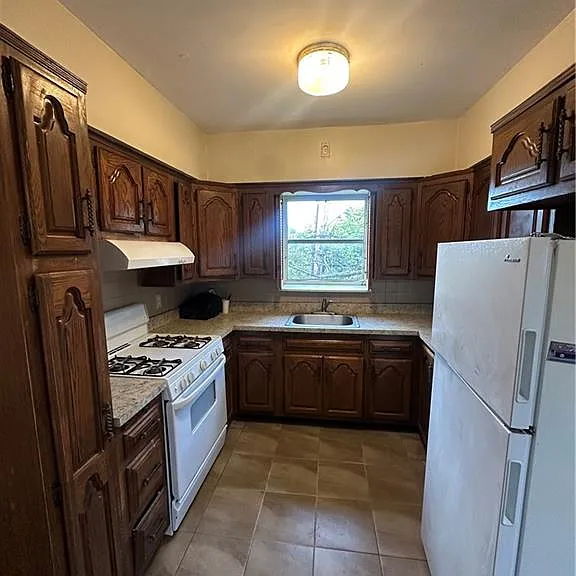 9424 Avenue K #2 — Photo 3