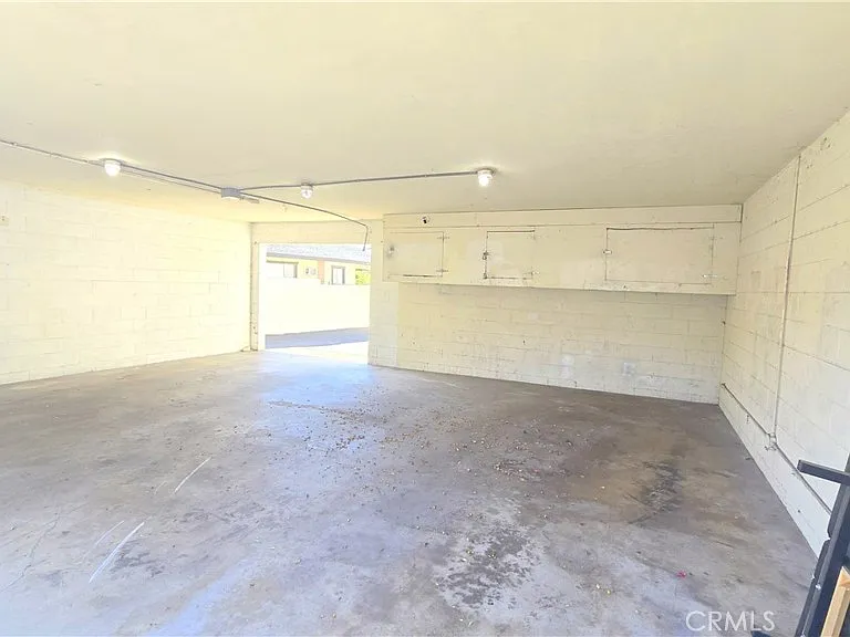 380 N 9th Ave — Photo 17