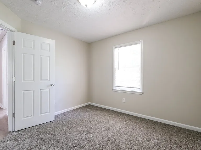 1325 Burning Bush Dr — Photo 15