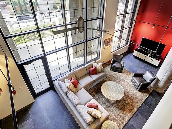 4th image of 1005 S Shepherd Dr APT 209