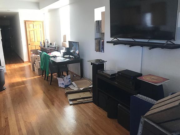 5th image of 1500 W Wabansia Ave #1